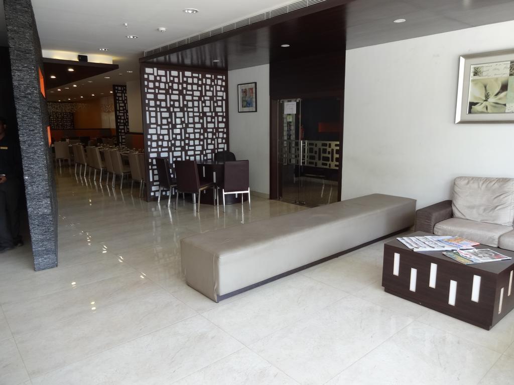 Astoria Hotels Maduráj Kültér fotó